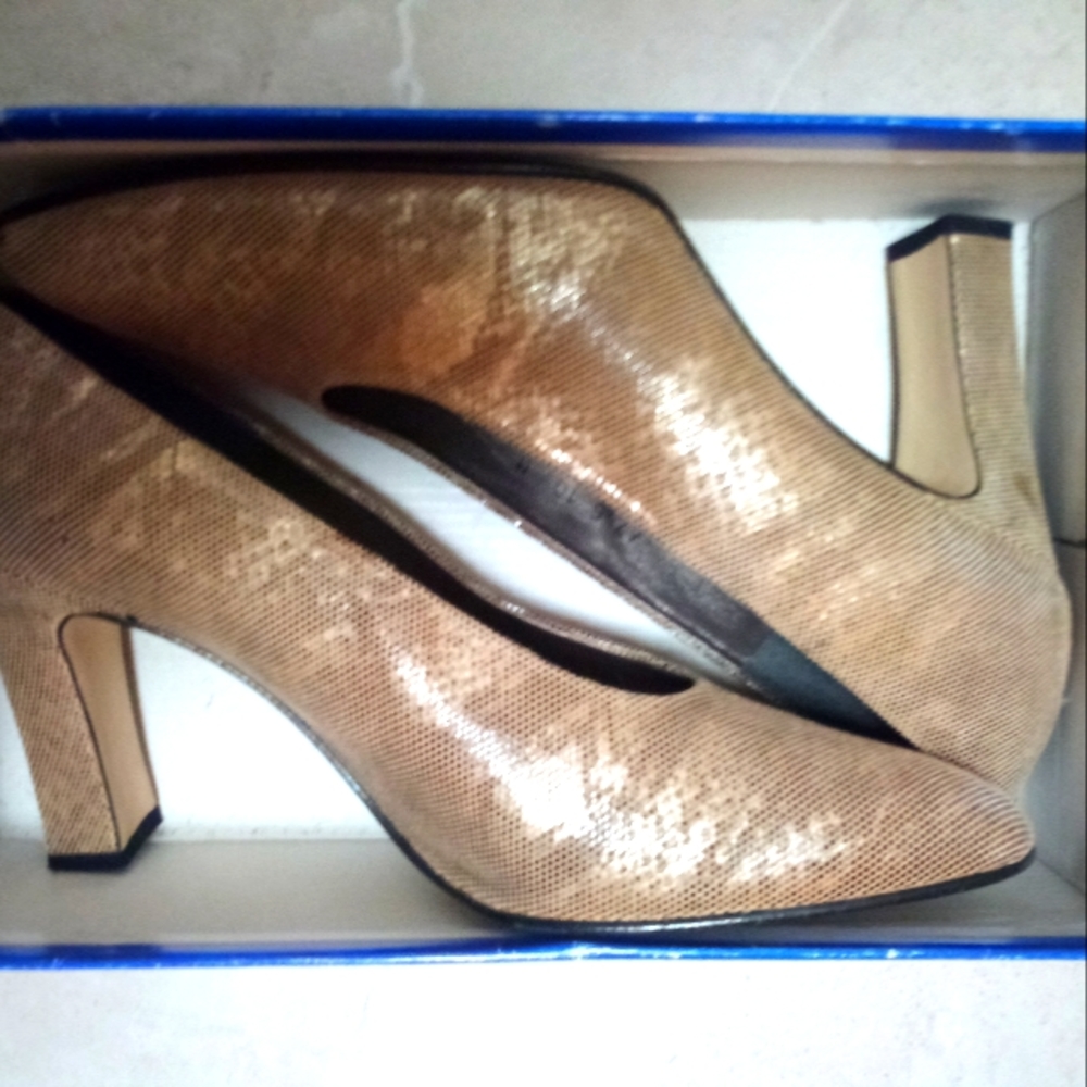 Women's Dress Pump